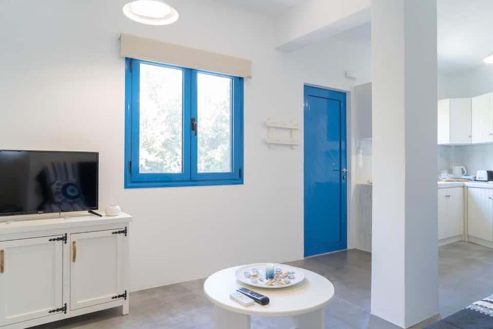 Blue Moon Apartments มากรีเยียลอส ภายนอก รูปภาพ